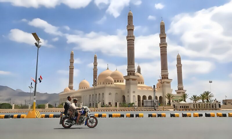 “معركة كسر عظم”… لماذا شنت القوات الحكومية اليمنية “هجوما استراتيجيا” على الحوثيين في صنعاء؟