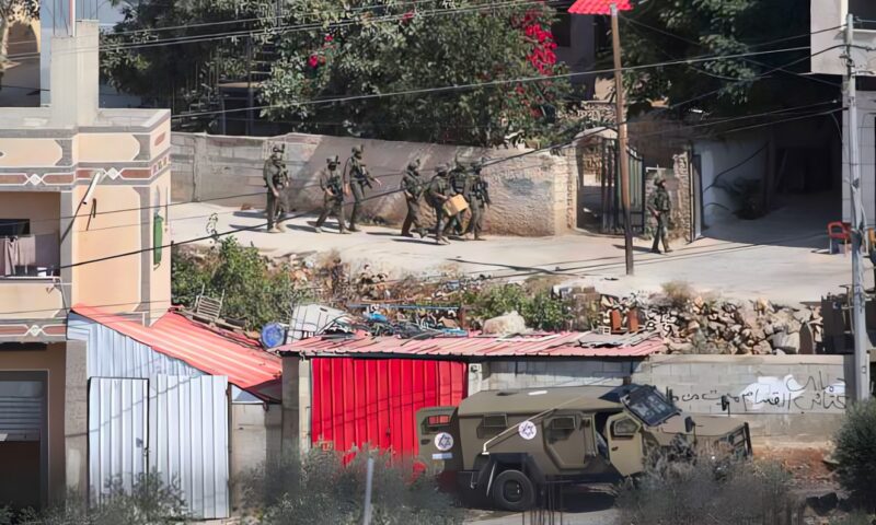 الضفة… جيش الاحتلال يعتقل 13 فلسطينيا بينهم 3 أشقاء