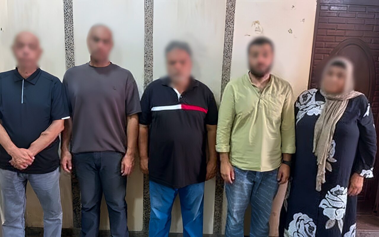 بعد قفزها من شرفة منزلها ببورسعيد.. ضبط المتهمين بابتزاز ربة منزل والتشهير بها