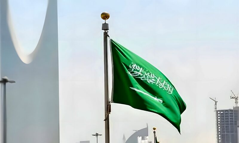 السعودية: مقتل 3 أشخاص وإصابة 36 آخرين في الهجمات على مطاري أبها والملك خالد