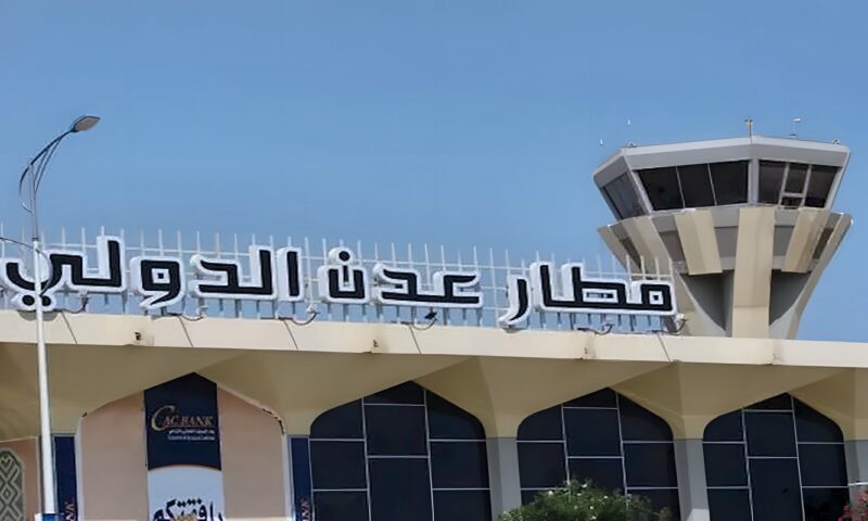 صاروخان حوثيان يستهدفان مطار عدن.. وتصعيد عسكري في جبهات اليمن