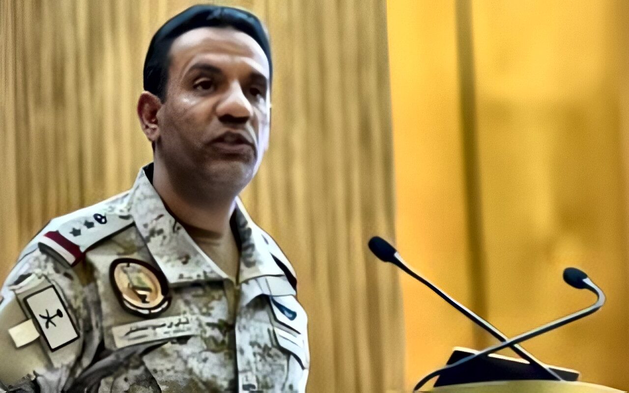 التحالف: اعتراض وتدمير صاروخا باليستيا أطلقته جماعة الحوثى باتجاه الرياض