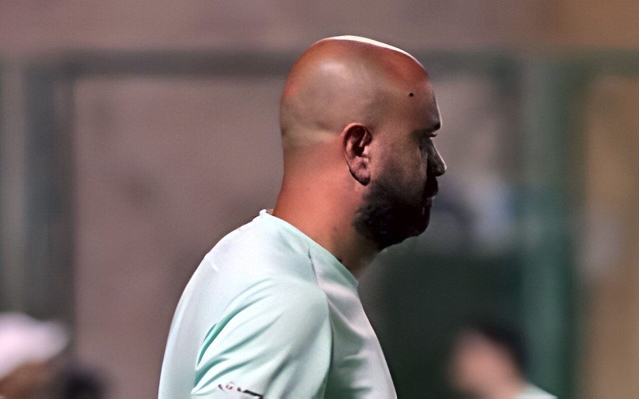 الشرقية إنبي يفاضل بين رضا شحاتة ومحمد الشيخ لحسم المدرب الجديد