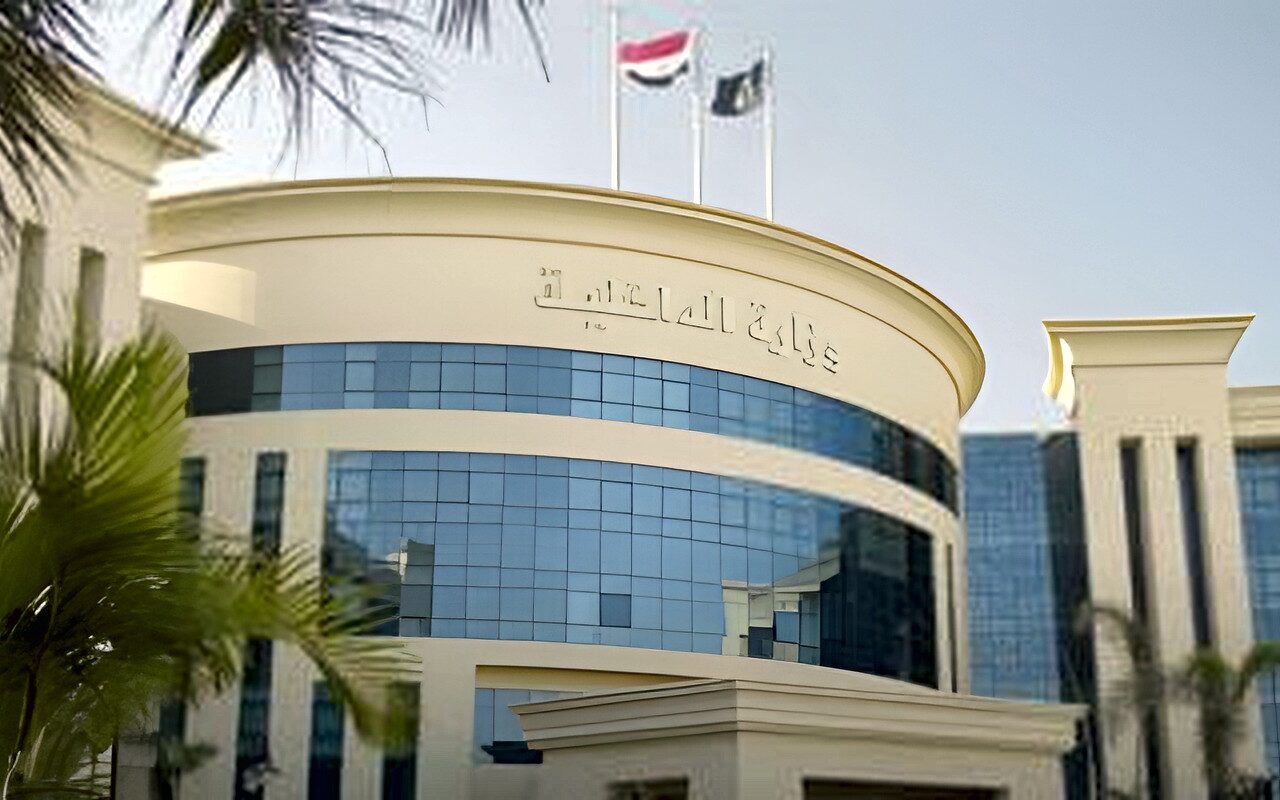 الداخلية تحيل ضابط شرطة للتحقيق لتعامله بأسلوب غير لائق مع المواطنين