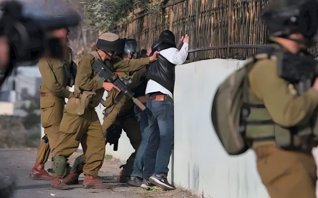 جيش الاحتلال يعتقل 40 فلسطينيا بالضفة ويجبر نحو 2000 على إخلاء منازلهم