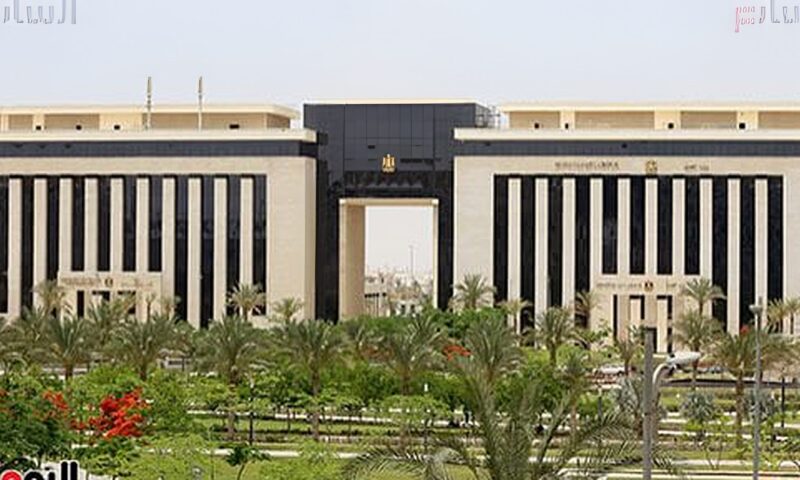 وزارة العمل تعلن عن وظائف لأبناء قنا بمشروع الضبعة برواتب تصل إلى 40 ألف جنيه