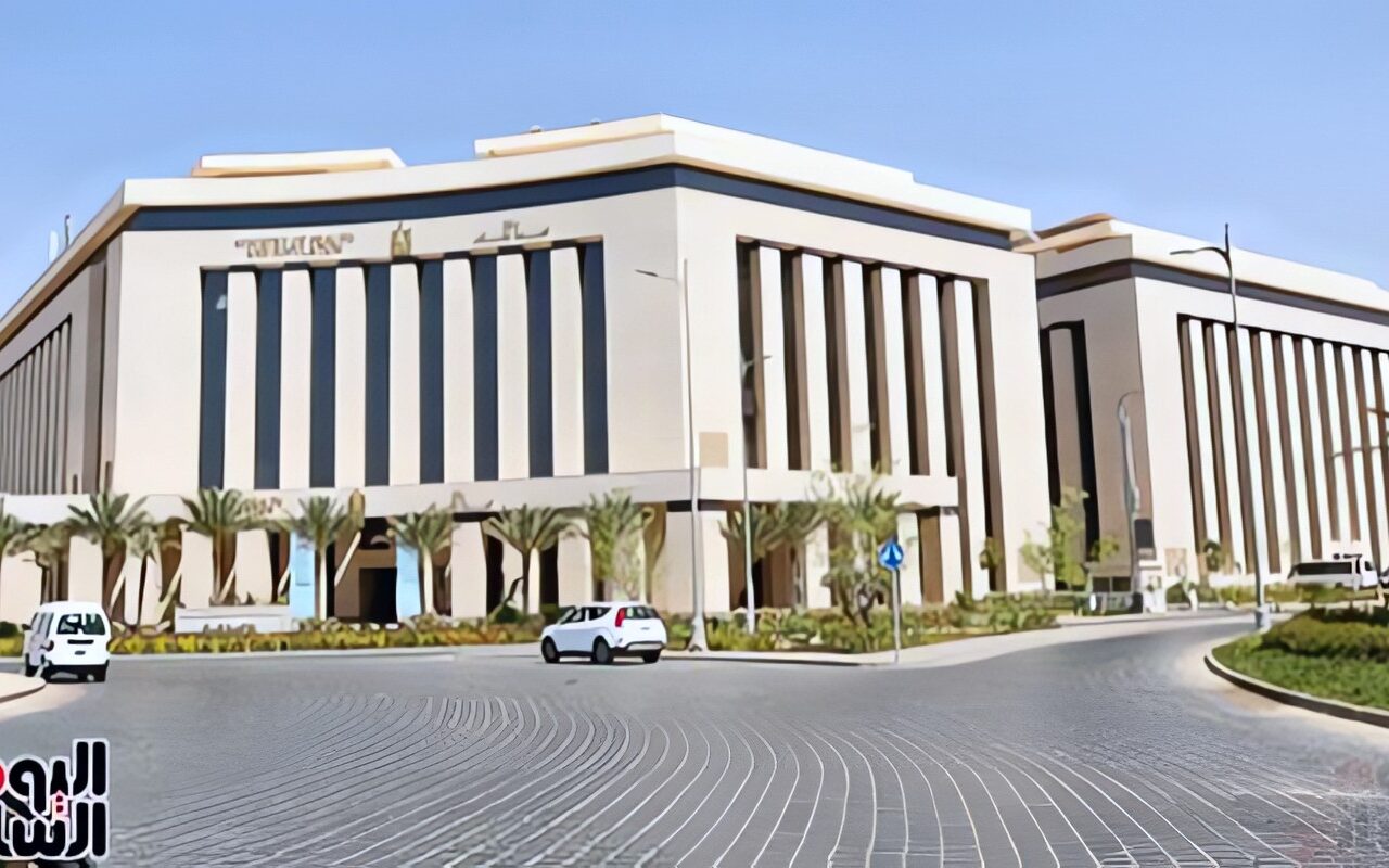 وزير الصحة يتابع تداعيات حادث أتوبيس طريق أسيوط الغربي