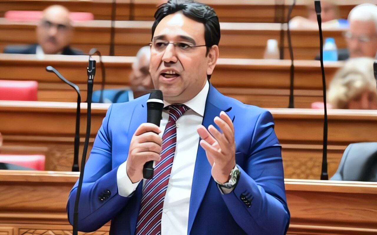 النائب أيمن محسب يطالب بخطة وطنية لمواجهة الإدمان الرقمى