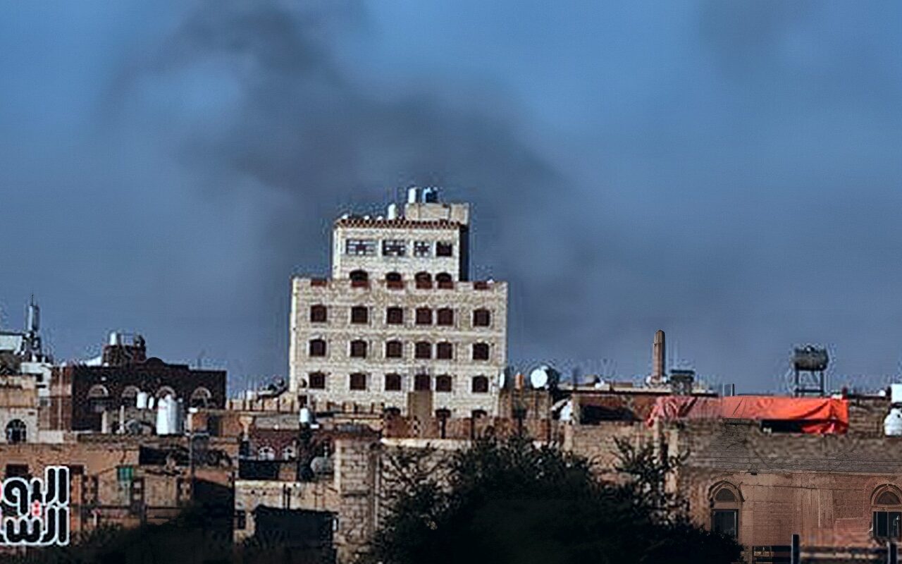 تحالف دعم الشرعية باليمن ينذر المدنيين بإخلاء موقع بصنعاء لتنفيذ عملية نوعية