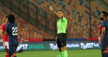 محمود بسيونى يقود طاقم تحكيم مباراة بيراميدز ووادي دجلة