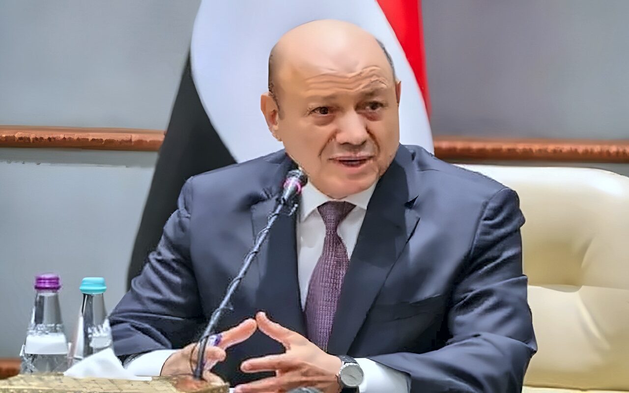العليمي يعلن إطلاق عملية “فجر اليمن” لاستعادة مؤسسات الدولة وتحرير صنعاء