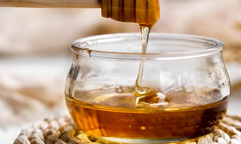 الصحة تحذر من الإفراط فى تناول العسل الطبيعى وتوضح ضوابط استهلاكه