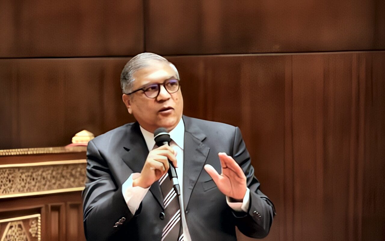 عفت السادات يطالب بتوجيه أصول بنك الاستثمار القومى لمشروعات ذات عائد مرتفع