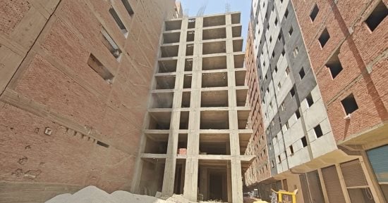 اشتراطات قانون البناء لترخيص العقارات.. عدد المصاعد وتأمين المبنى