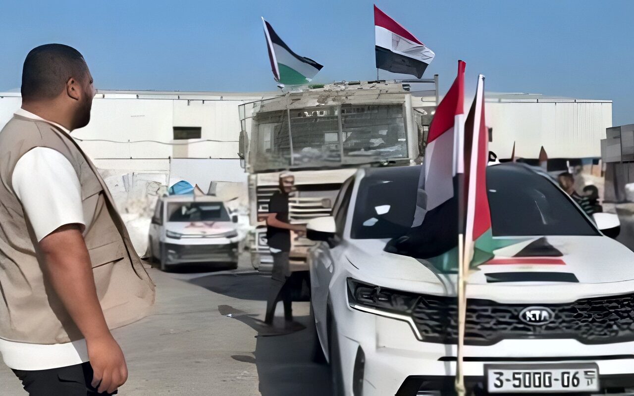 فلسطينيون يشكرون مصر وفخامة الرئيس السيسي على المساعدات الغذائية لغزة