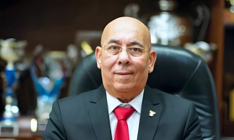 وزير الشباب والرياضة يهنئ محمد الدهراوي بفوزه بعضوية المكتب التنفيذي للاتحاد الدولي للكاراتيه