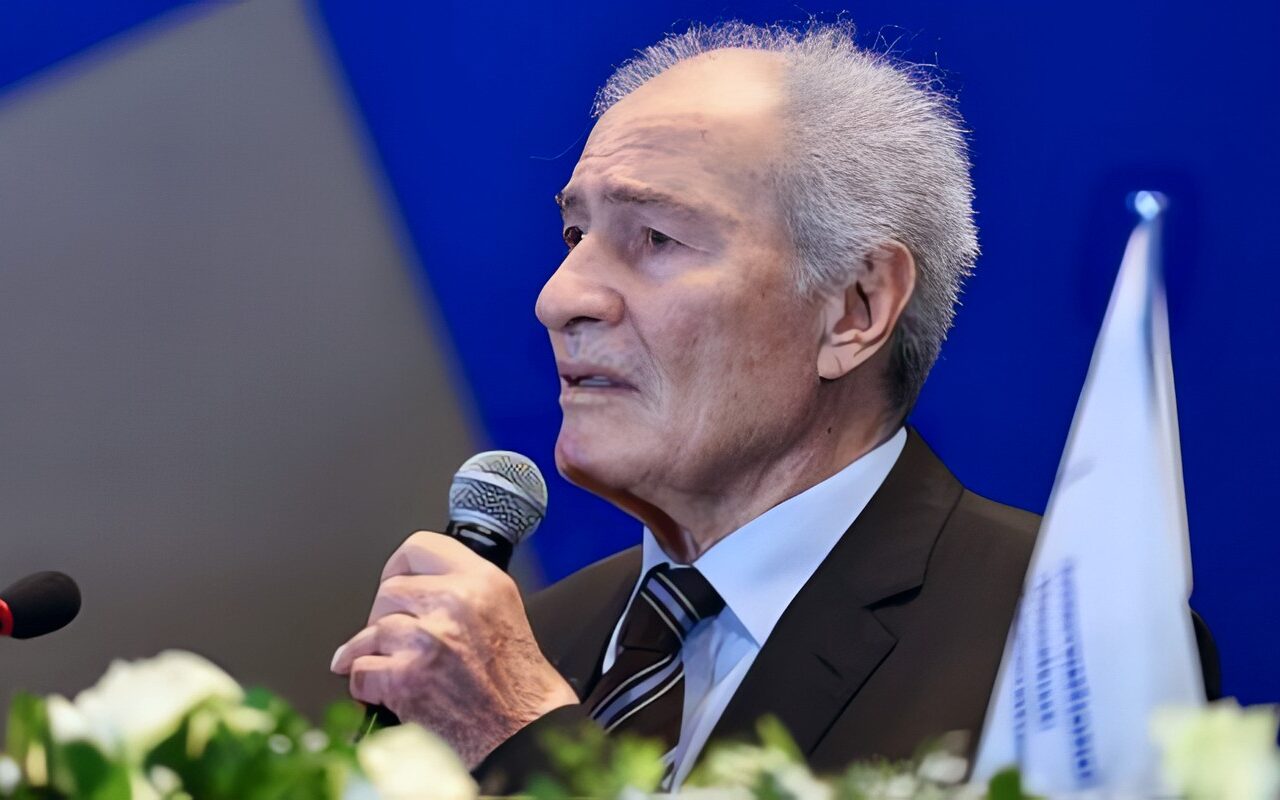 حسن مصطفى يشيد بإنجاز الأهلي في إفريقيا ويطالب نجوم اليد بمواصلة حصد البطولات