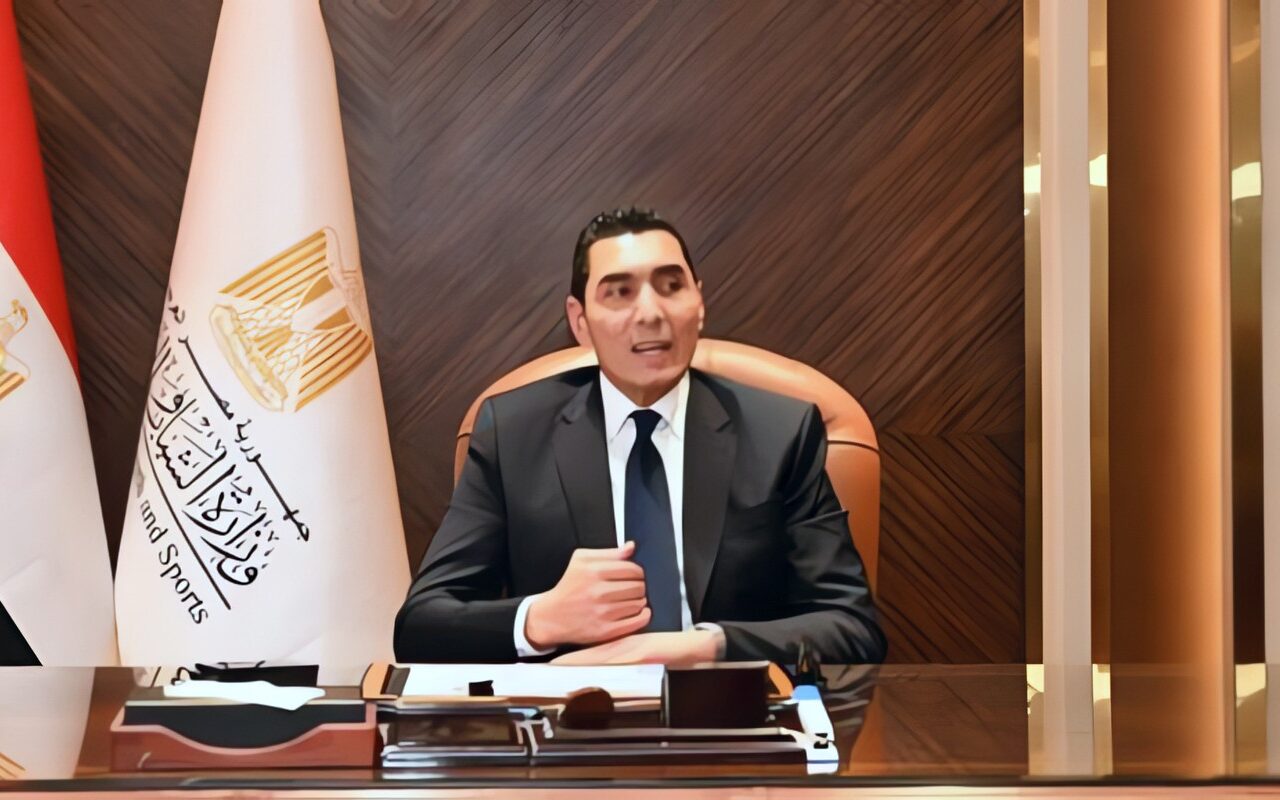 وزير الرياضة يوجّه بصرف إعانة عاجلة لأسرتي لاعبتى الجودو المتوفيتين
