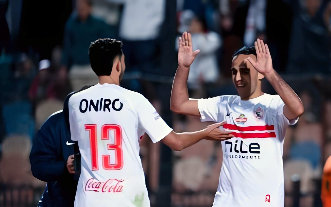 ناصر منسى يتواجد فى استاد القاهرة لمؤازرة الزمالك أمام الجيش الرواندى