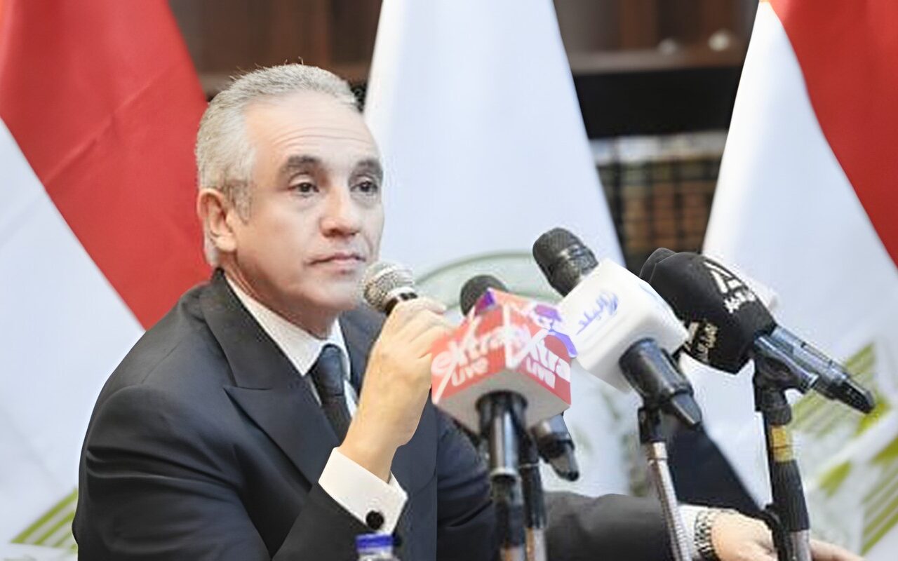 معاونو النيابة الإدارية الجدد يؤدون اليمين القانونية أمام وزير العدل