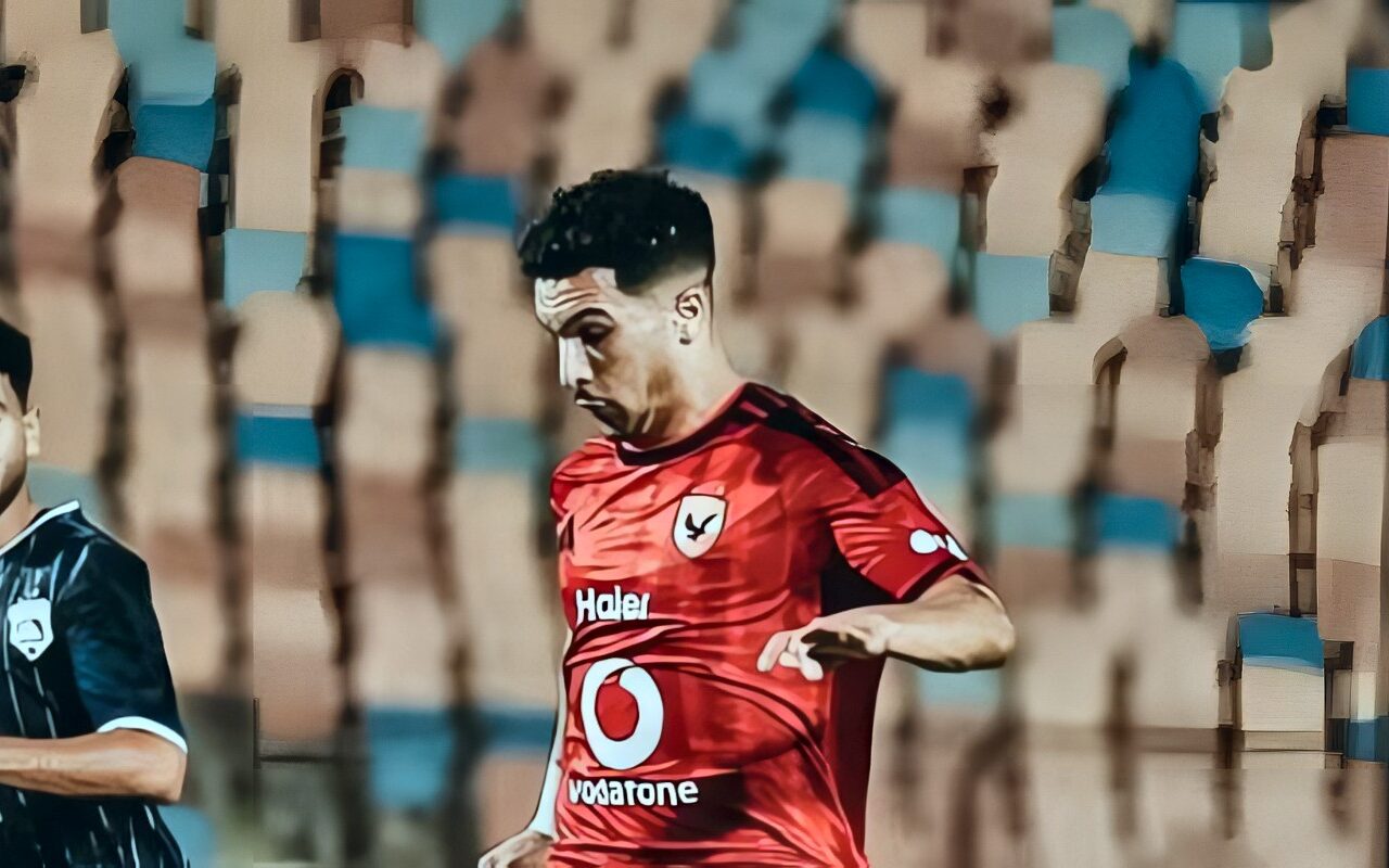 منصف بقرار وبن شرقى يقودان هجوم الأهلى أمام القناة في الدورى