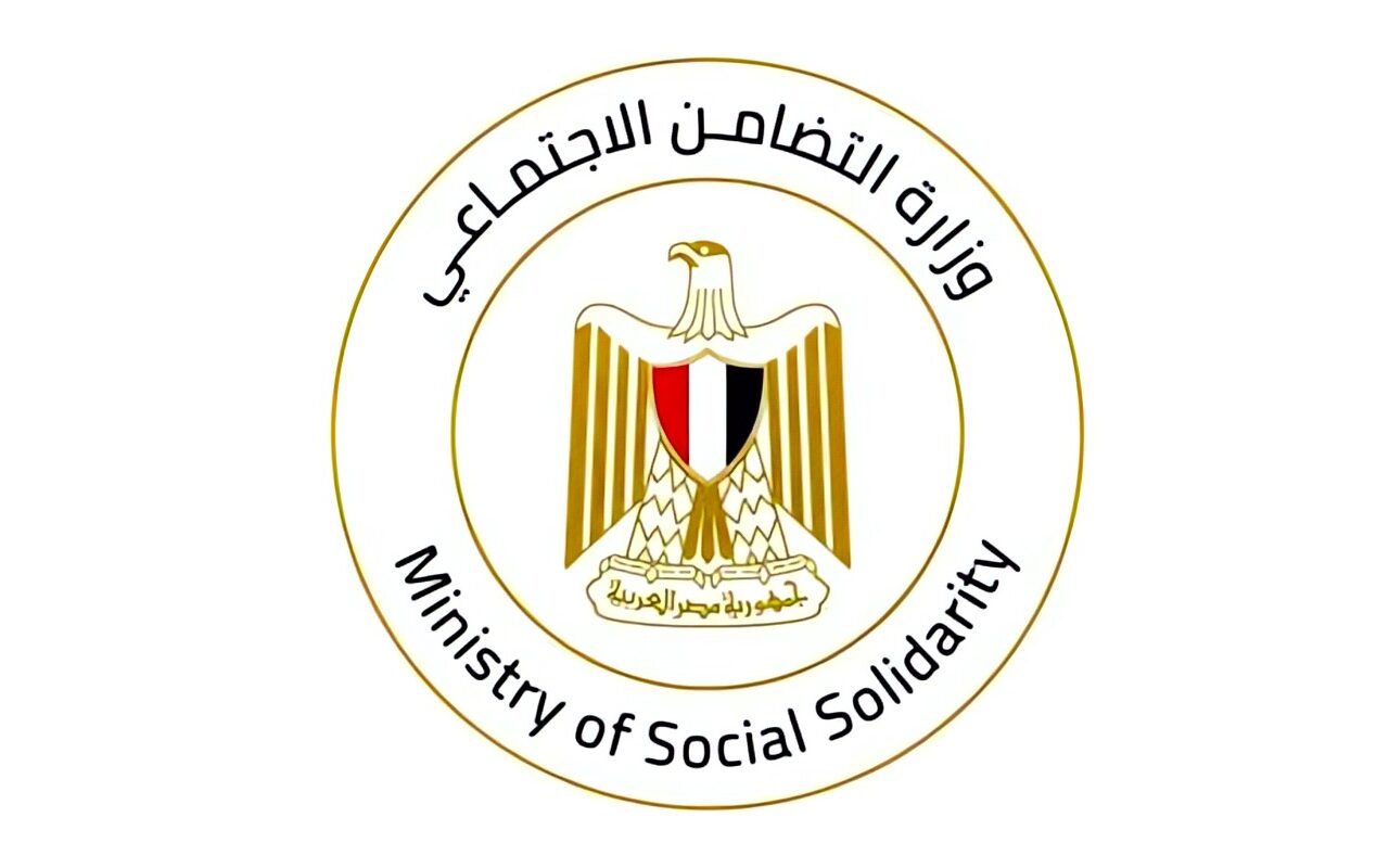 وزيرة التضامن توجه بصرف مساعدات لأسر ضحايا حادثي الطريق الصحراوي الشرقي بالمنيا