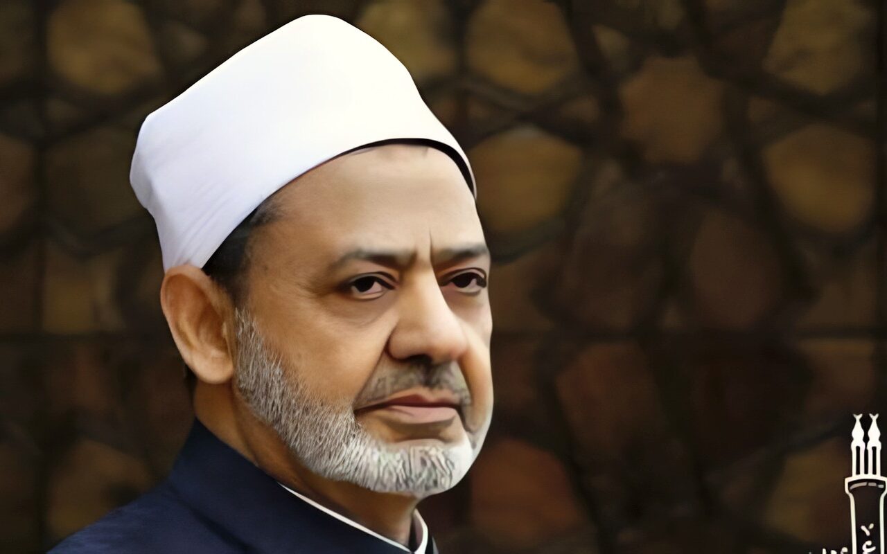 شيخ الأزهر يعزي ملك إسبانيا ورئيس وزرائها في ضحايا حادث القطار