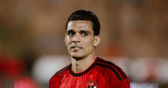 أشرف بن شرقي يشارك مع الأهلي أمام كيتارا بدلًا من طاهر محمد طاهر