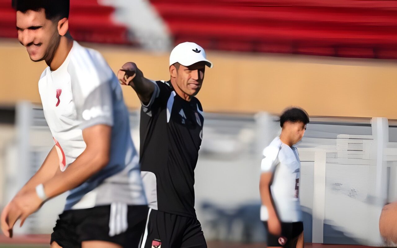 عموتة يستعد لمنح ثلاثي شباب الأهلي فرصة المشاركة محلياً وأفريقياً