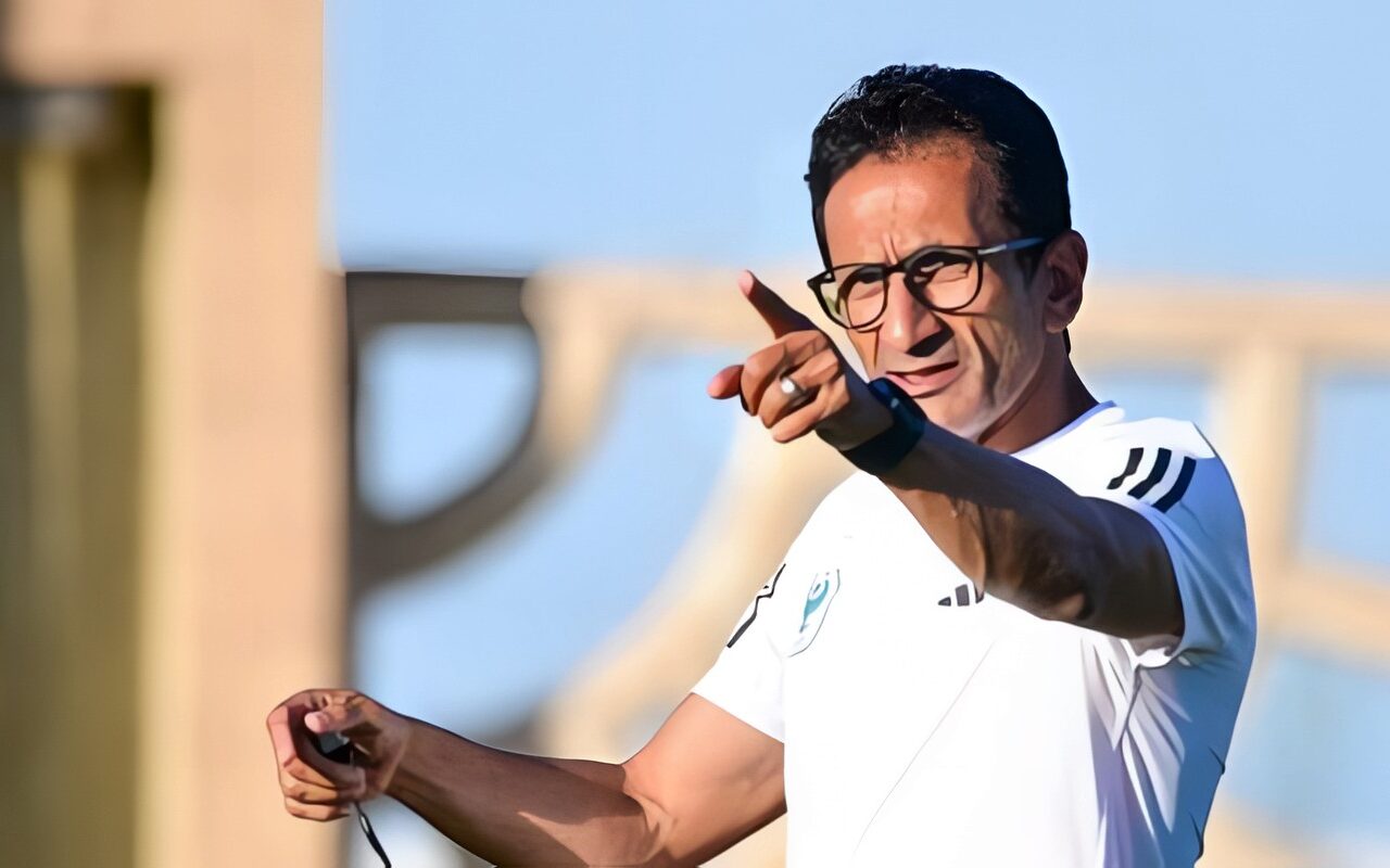 أحمد سامى يبحث عن الفوز الأول مع المصرى فى الدورى أمام البنك الأهلى