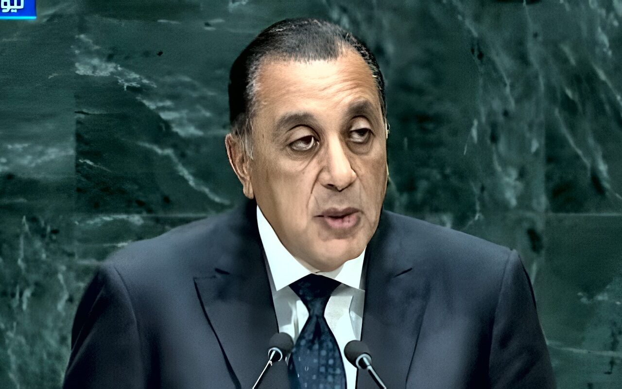 مدبولى يستعرض تقرير جهود الحصول على شهادة تجديد اعتماد “المستوى الذهبي” للقضاء على فيروس سى