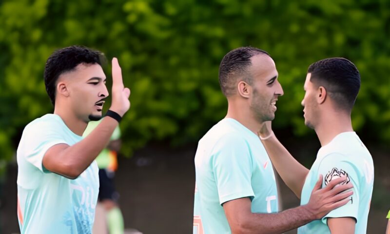 بعثة الزمالك تصل القاهرة قادمة من رواندا بعد الفوز على الجيش بدوري الأبطال