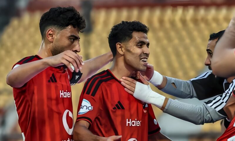 عموتة يُعيد توفيق محمد لقيادة الجبهة اليُسرى للأهلي أمام القناة بالدوري