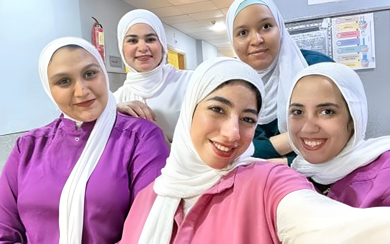 حافظن على 55 ألف جنيه لمريض فاقد الوعى.. موقف إنسانى لممرضات مستشفى الحوامدية