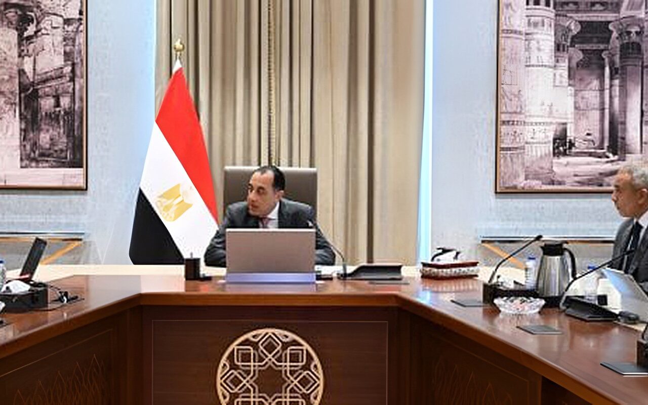 رئيس الوزراء يستعرض مقترحات تنمية الصادرات المصرية