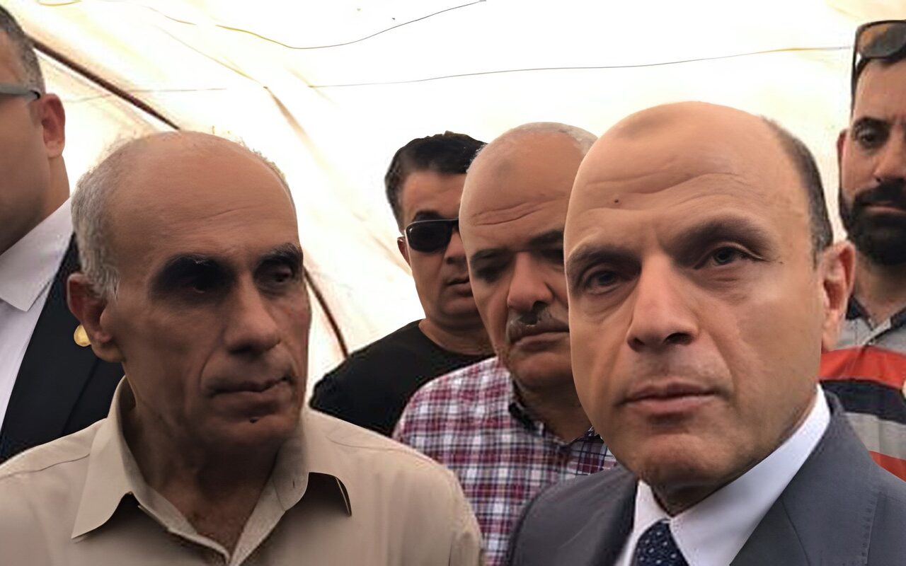 مكتشف تمثال رمسيس: أنا زارع الأرض خيار.. والمحافظ يمازحه: الخيار بيجيب آثار