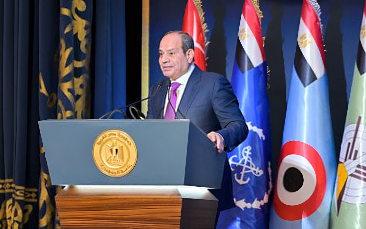 السيسى للمصريين: “حصنوا بلدكم ضد المؤامرة.. ولا أقول حصنوا الرئيس