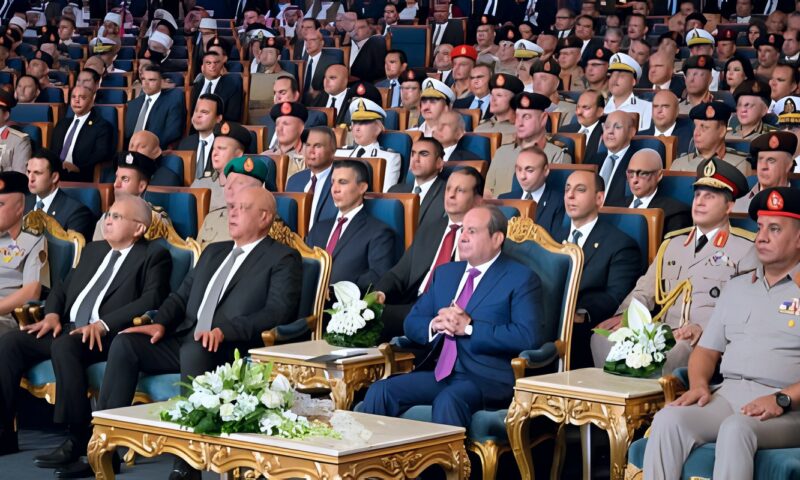 النائب مصطفى عمر: رسائل الرئيس حاسمة.. ومواجهة حروب الشائعات أولوية قومية