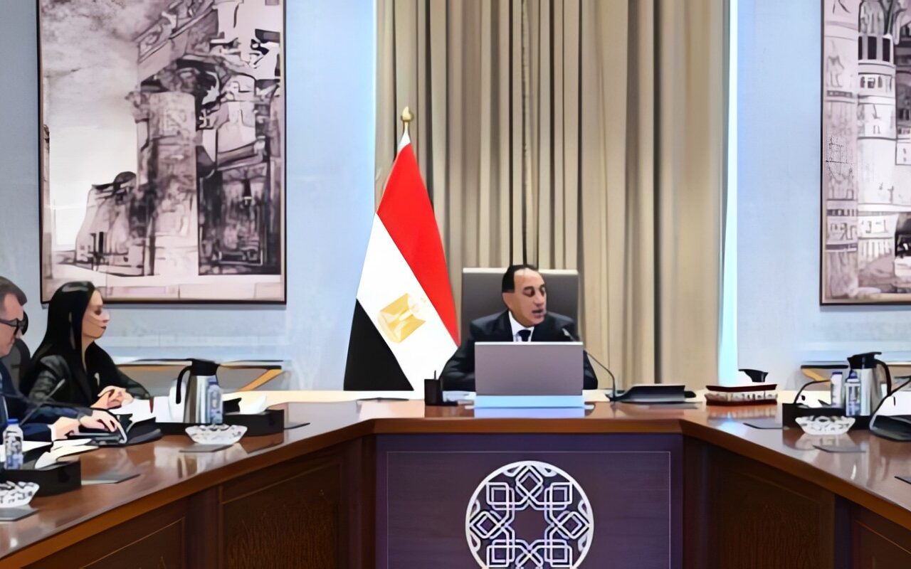 منتدى مصر 2026.. مدبولي يتابع مستجدات جلسة ضبط الأسواق والحماية الاجتماعية