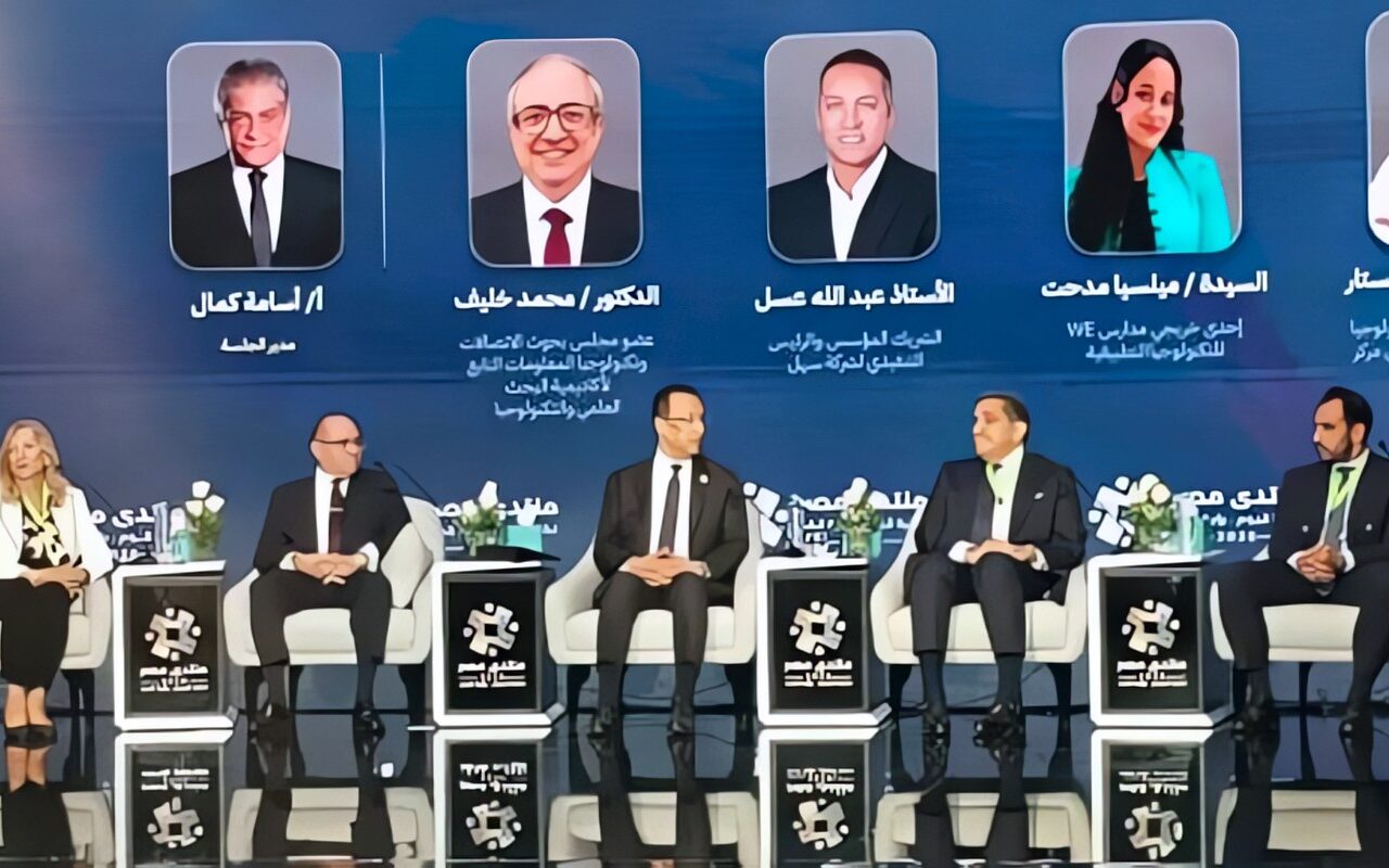 وزير الاتصالات بمنتدى مصر: استثمارات حكومية بـ600 مليار جنيه لتطوير البنية الرقمية