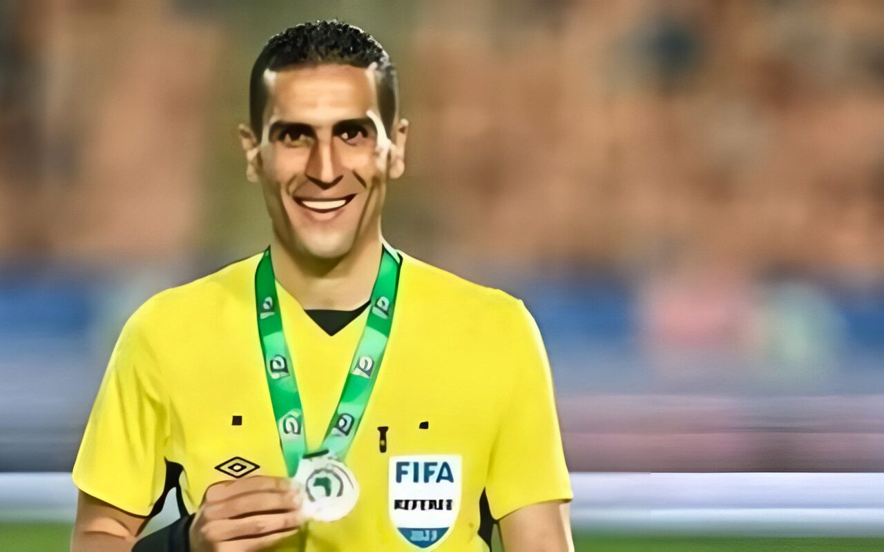 ماذا يفعل الأهلى مع صافرة محمود ناجى قبل مواجهة القناة؟