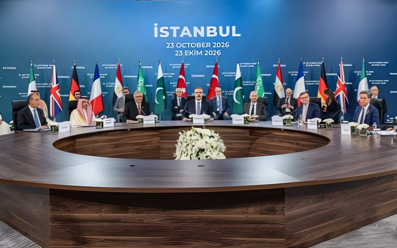 وزير الخارجية يبحث مع السعودية وتركيا وباكستان و4 دول أوروبية خفض التصعيد الإقليمى