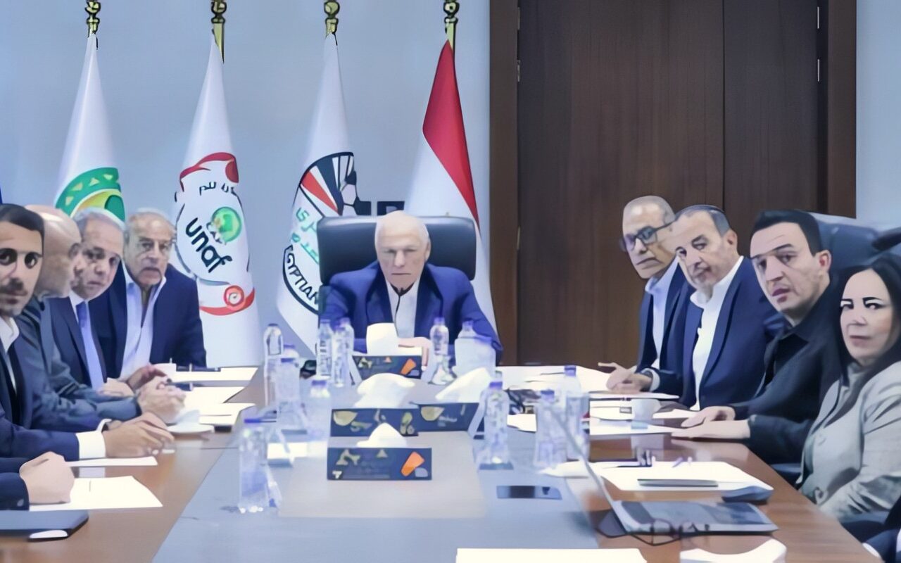 اتحاد الكرة يؤكد ضرورة الانضباط والروح الرياضية بالملاعب ويهدد بشطب المتجاوزين