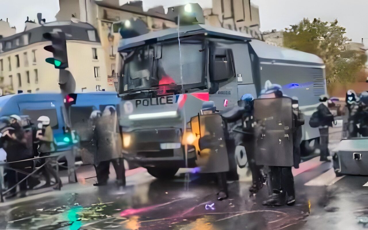 وزير الداخلية الفرنسى يعلن اعتقال نحو 1000 شخص وسط تصاعد أعمال الشغب