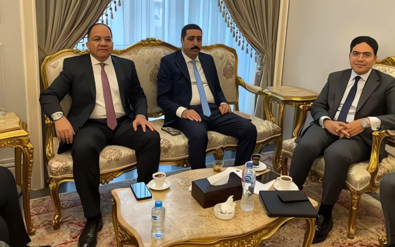 نواب البرلمان يترقبون انطلاق الجلسة الثالثة لحسم التصويت على تفويض فخامة الرئيس