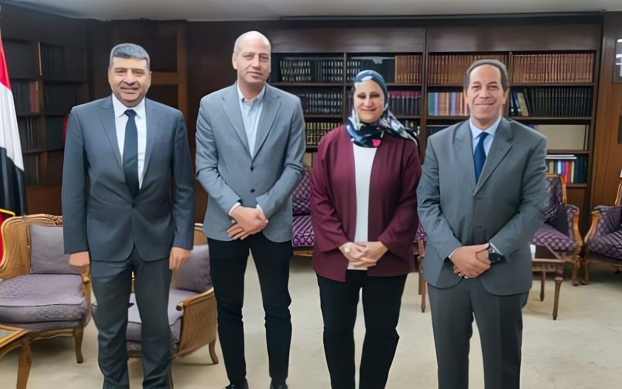 القومى لحقوق الإنسان يستكمل استعداداته للمشاركة فى معرض القاهرة الدولى للكتاب