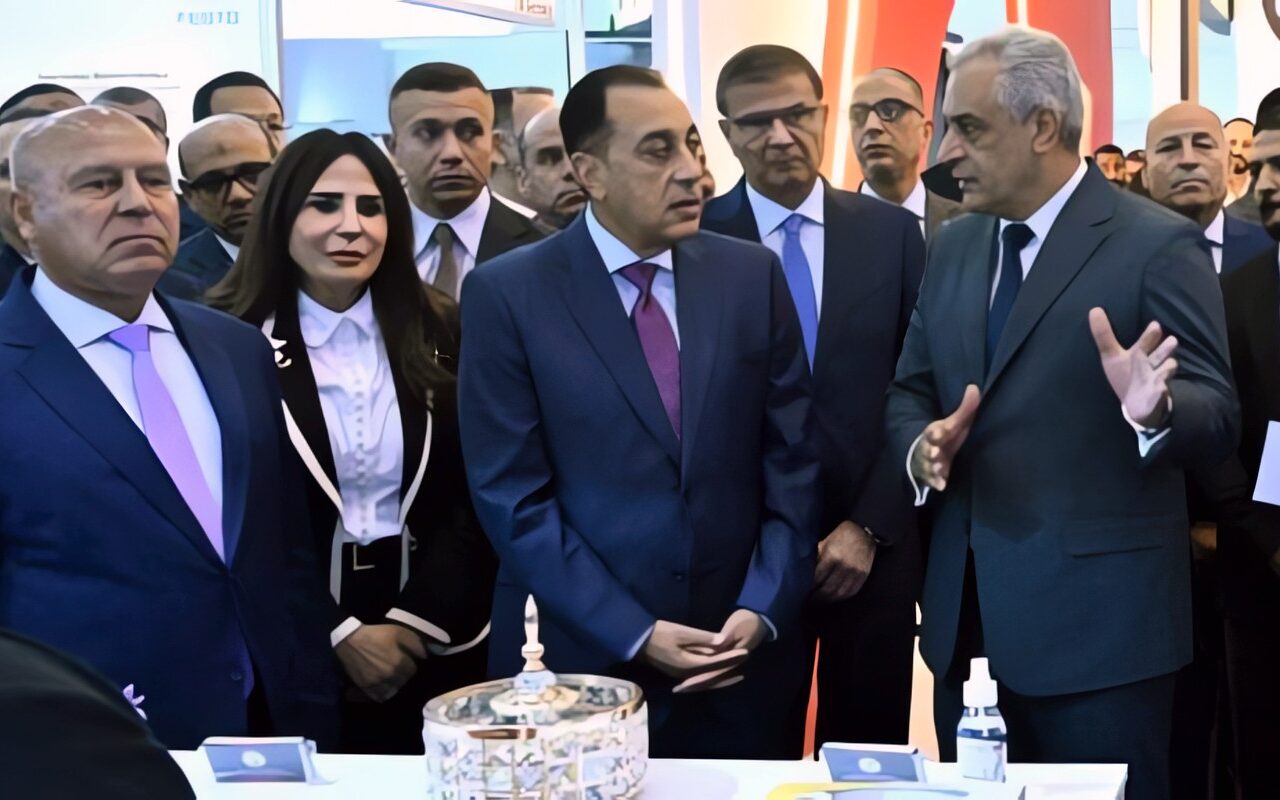 رئيس الوزراء يؤكد أهمية توطين صناعة المهمات والمعدات المستخدمة فى مشروعات مياه الشرب والصرف