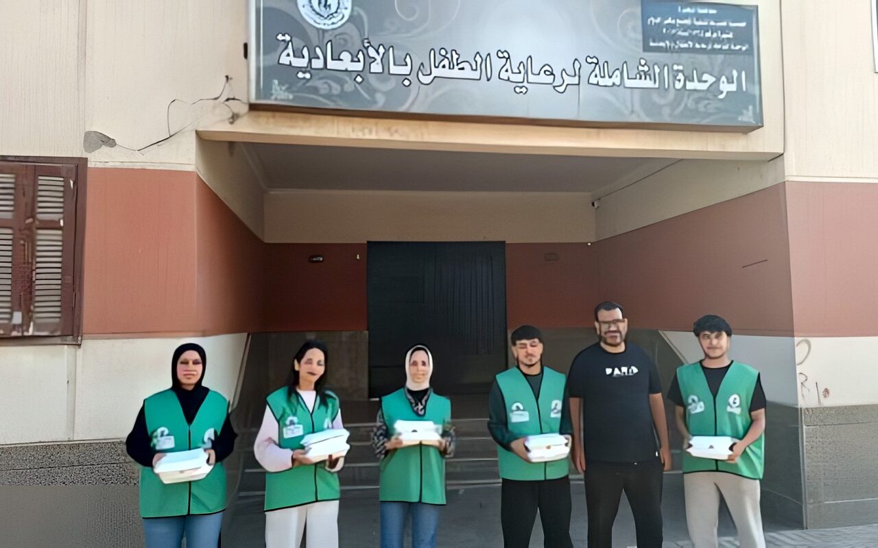 نبيل الكاتب الخيرية توزع 8 آلاف وجبة غذائية على 700 مستفيد بالبحيرة