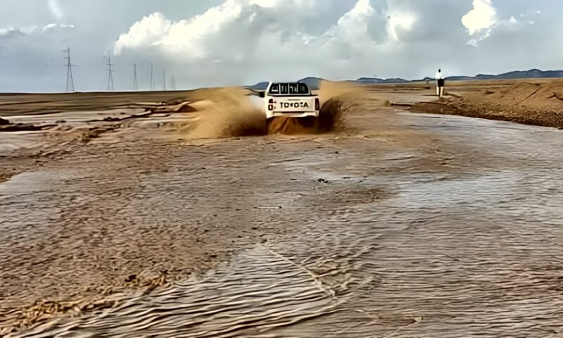 سيول تضرب منطقة برنيس جنوب مرسى علم بالبحر الأحمر.. صور
