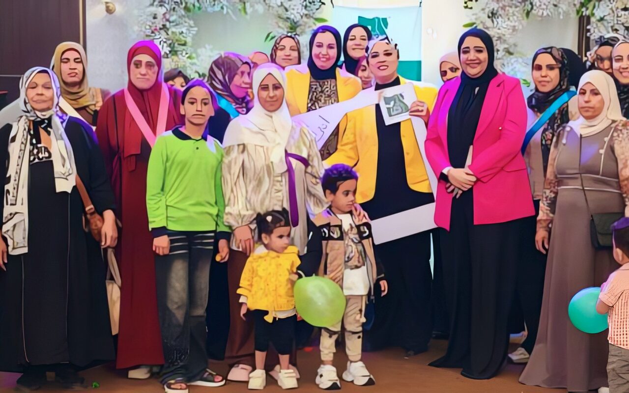 “مصر الخير” ترسم البسمة على وجوه مرضى الأورام والغارمات بمحافظة السويس